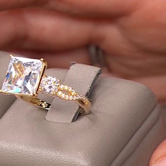 Diamonique x Kathy Levine Scissor Cut ring - Picture 4 of 4